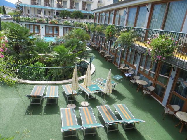 Hotel Alexander Лімоне-суль-Гарда Екстер'єр фото