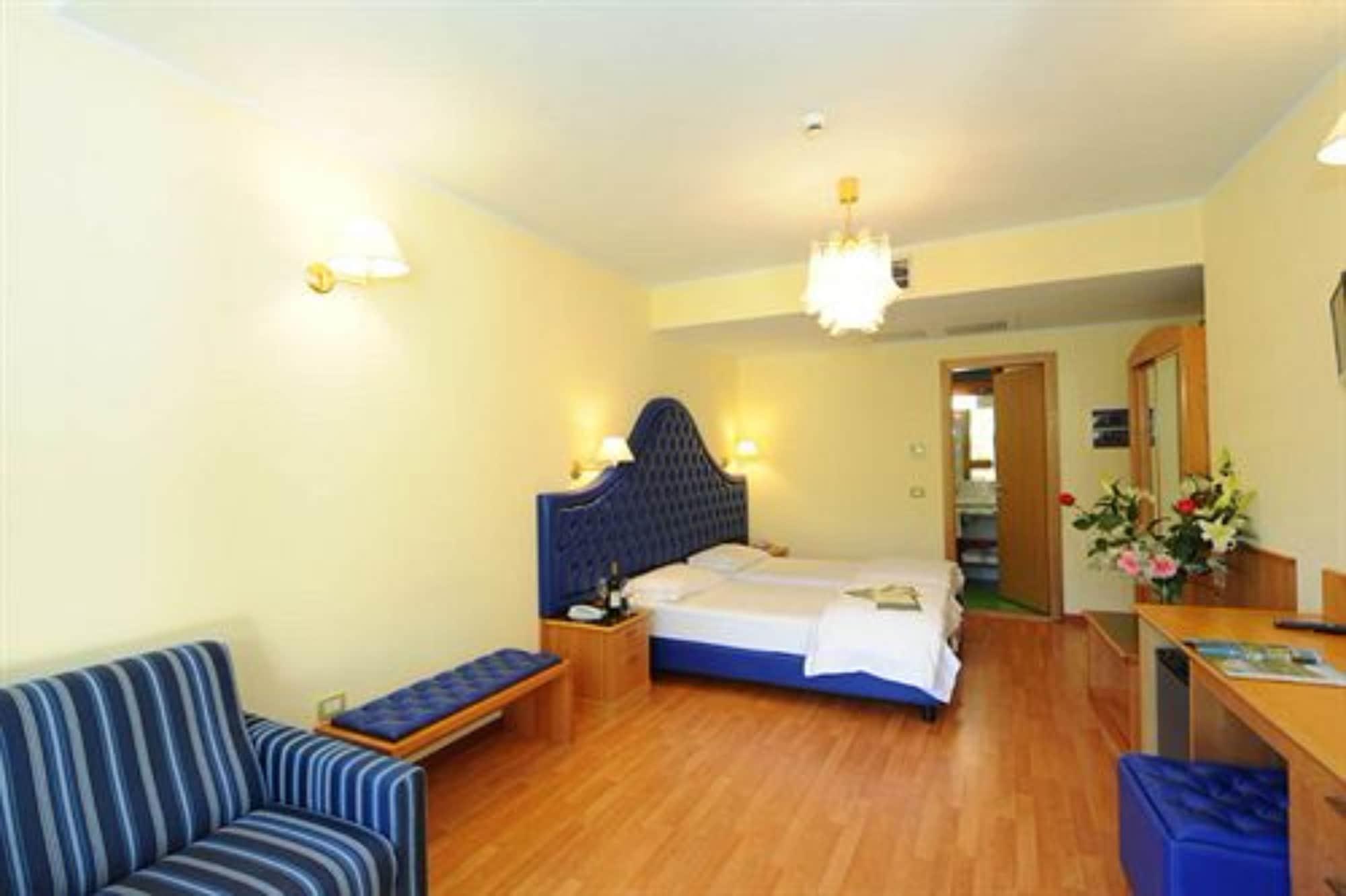 Hotel Alexander Лімоне-суль-Гарда Екстер'єр фото