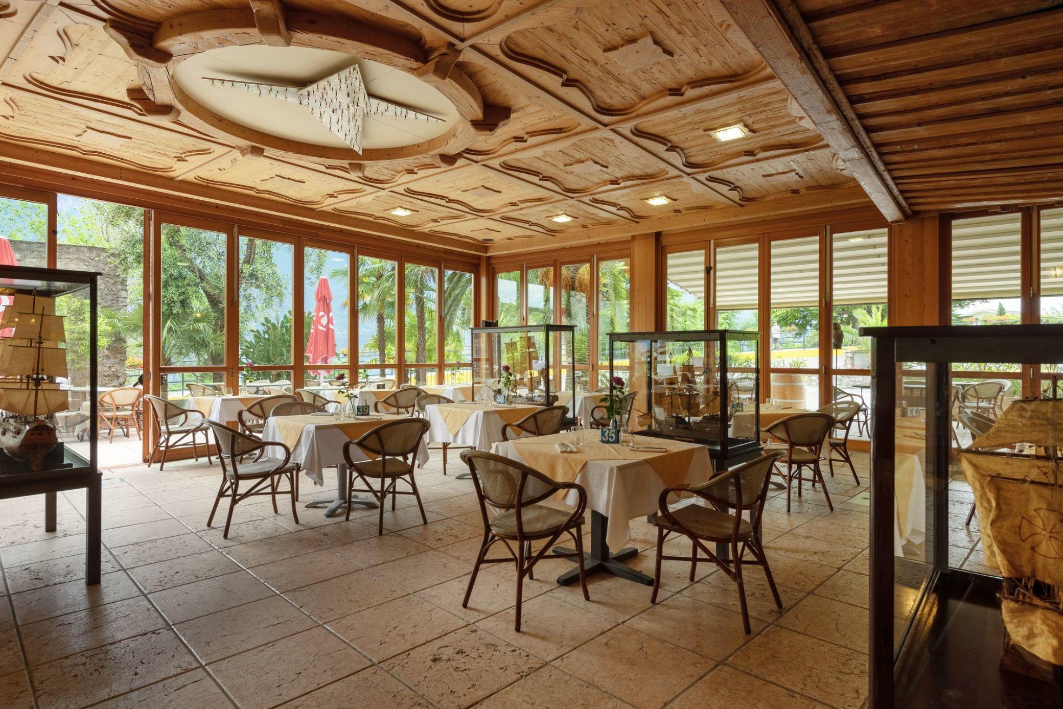 Hotel Alexander Лімоне-суль-Гарда Екстер'єр фото