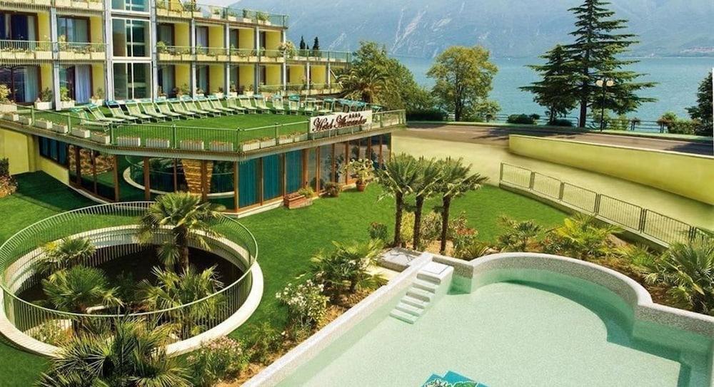 Hotel Alexander Лімоне-суль-Гарда Екстер'єр фото