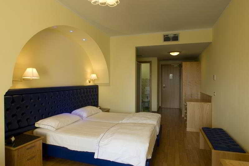 Hotel Alexander Лімоне-суль-Гарда Екстер'єр фото